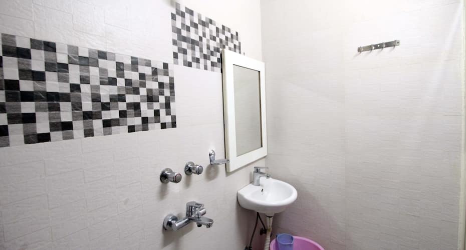 Hotel Green Palace East Delhi, New Delhi 5